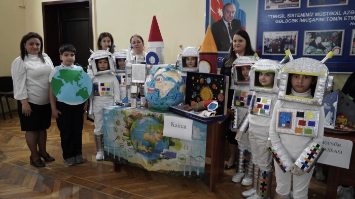  Abil Səfərov adına 114 nömrəli tam orta məktəbdə şagirdlərin hazırladıqları innovativ layihələrin təqdim olunduğu sərgi təşkil edilib.