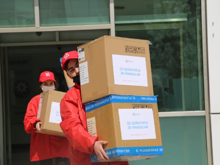  Tibb və polis işçilərinin "üz sipəri" ilə təminatı davamlı olaraq həyata keçirilir.